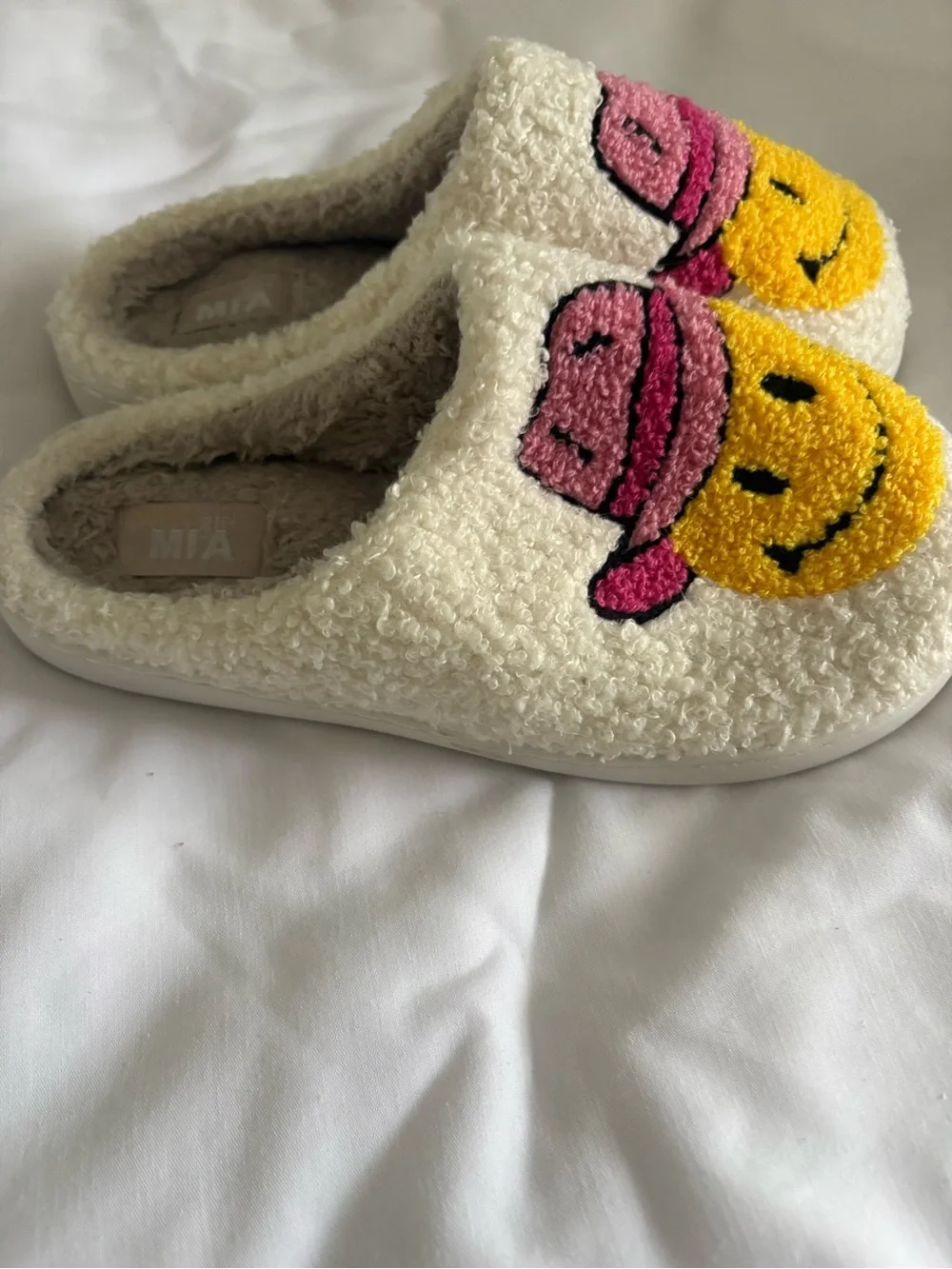 MIA Women’s Slippers with yellow smiley face and pink hat